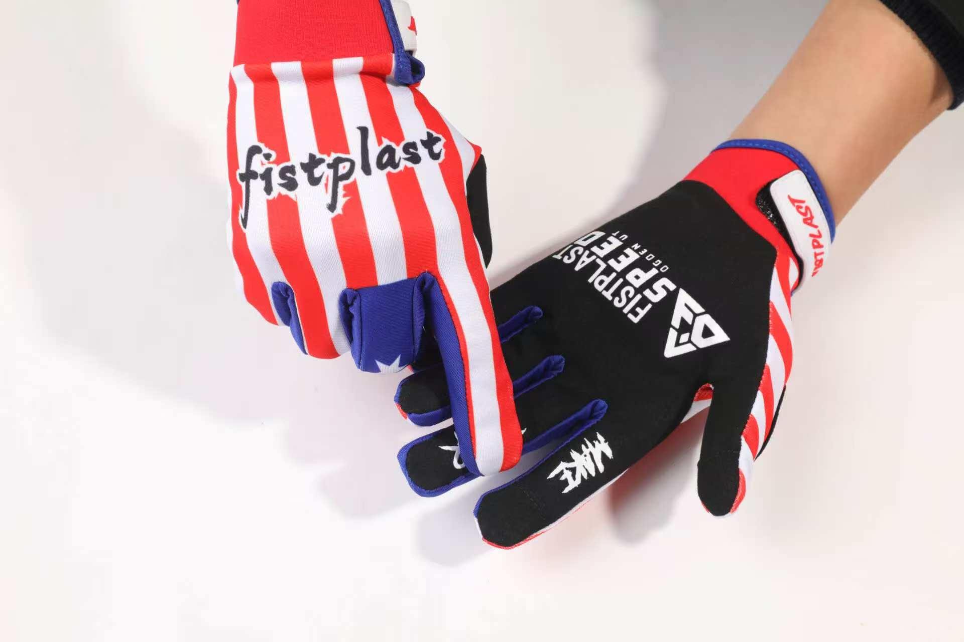Fistplast 25 جديد لثعلب الولاي - مراجعة Motorcycle Gear Usa وسعره