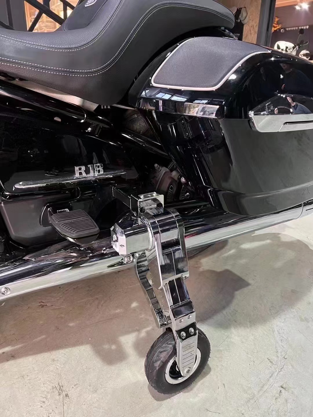 معدات الهبوط للدراجات النارية  - مراجعة Motorcycle Gear Usa وسعره